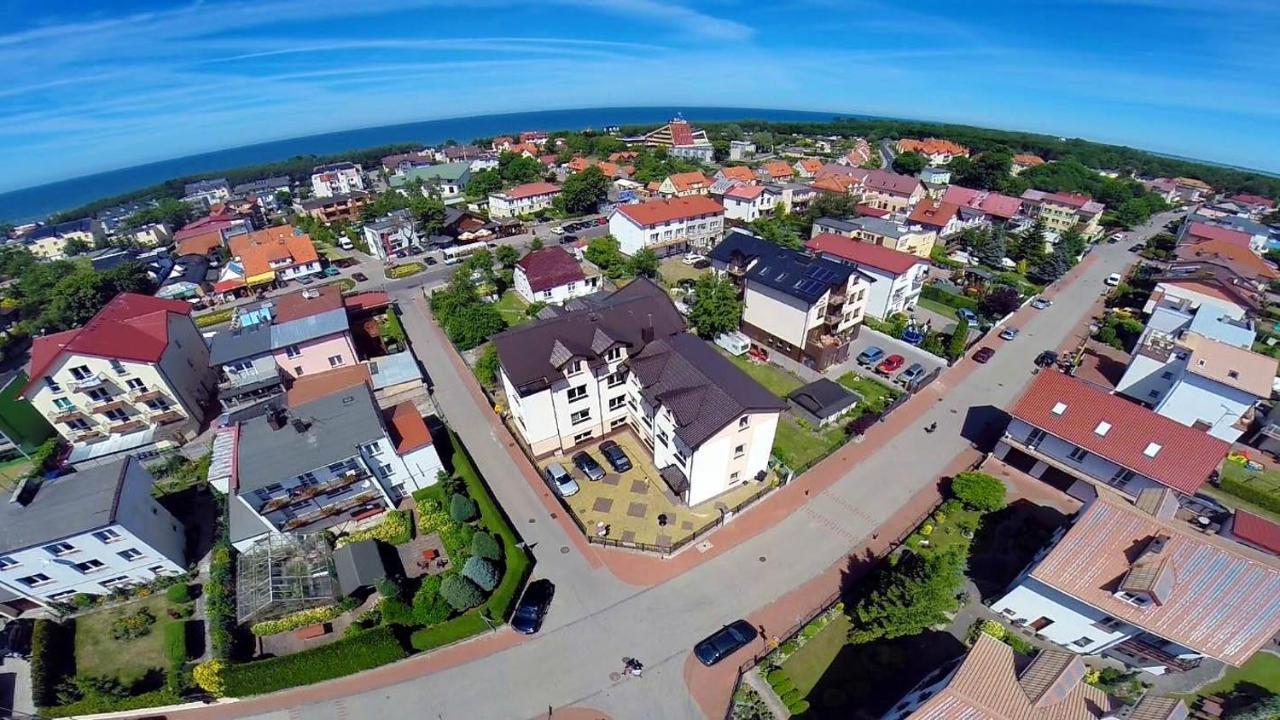 Pokoje Goscinne Jedrus Mielno  Exteriör bild